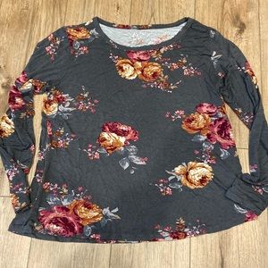 24/7 by Maurice's long sleeve tee L